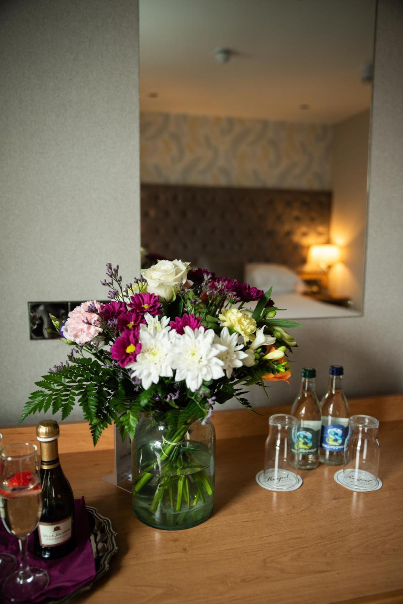 The Royal Hotel Cookstown Exteriér fotografie